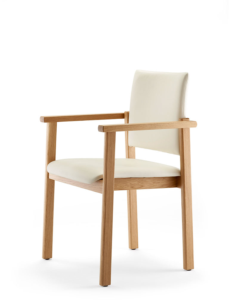 rondo | four-legged chair | fully upholstered | oak
